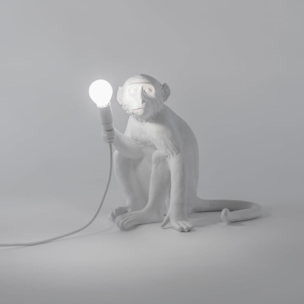 Monkey Lamp sittende hvit E14 - SELETTI sett fra siden