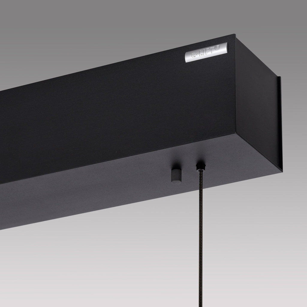 Montert LED pendellampe PURE E-Motion eik/svart CCT fjernkontroll i rom