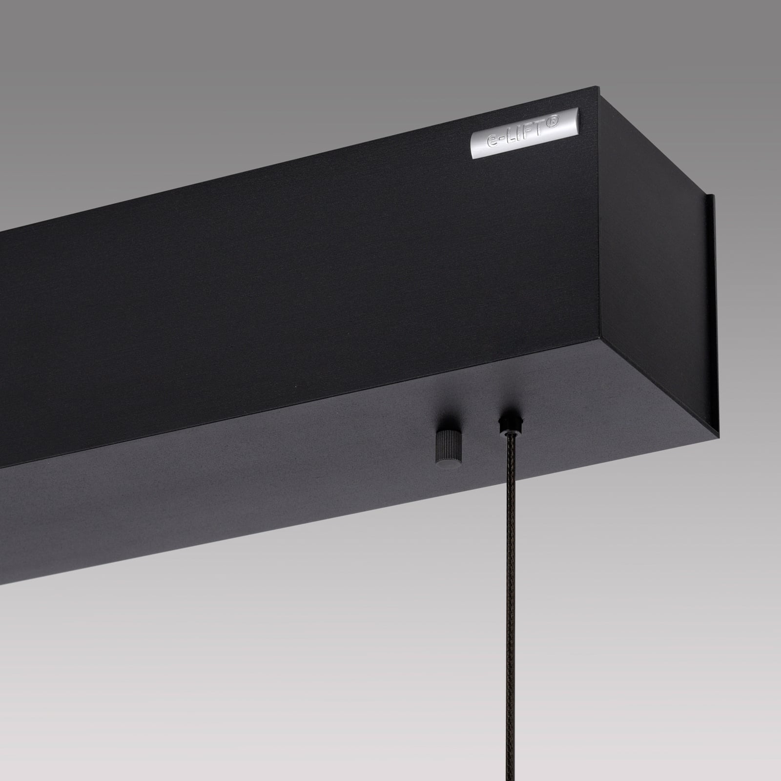 Montert LED pendellampe PURE E-Motion eik/svart CCT fjernkontroll i rom