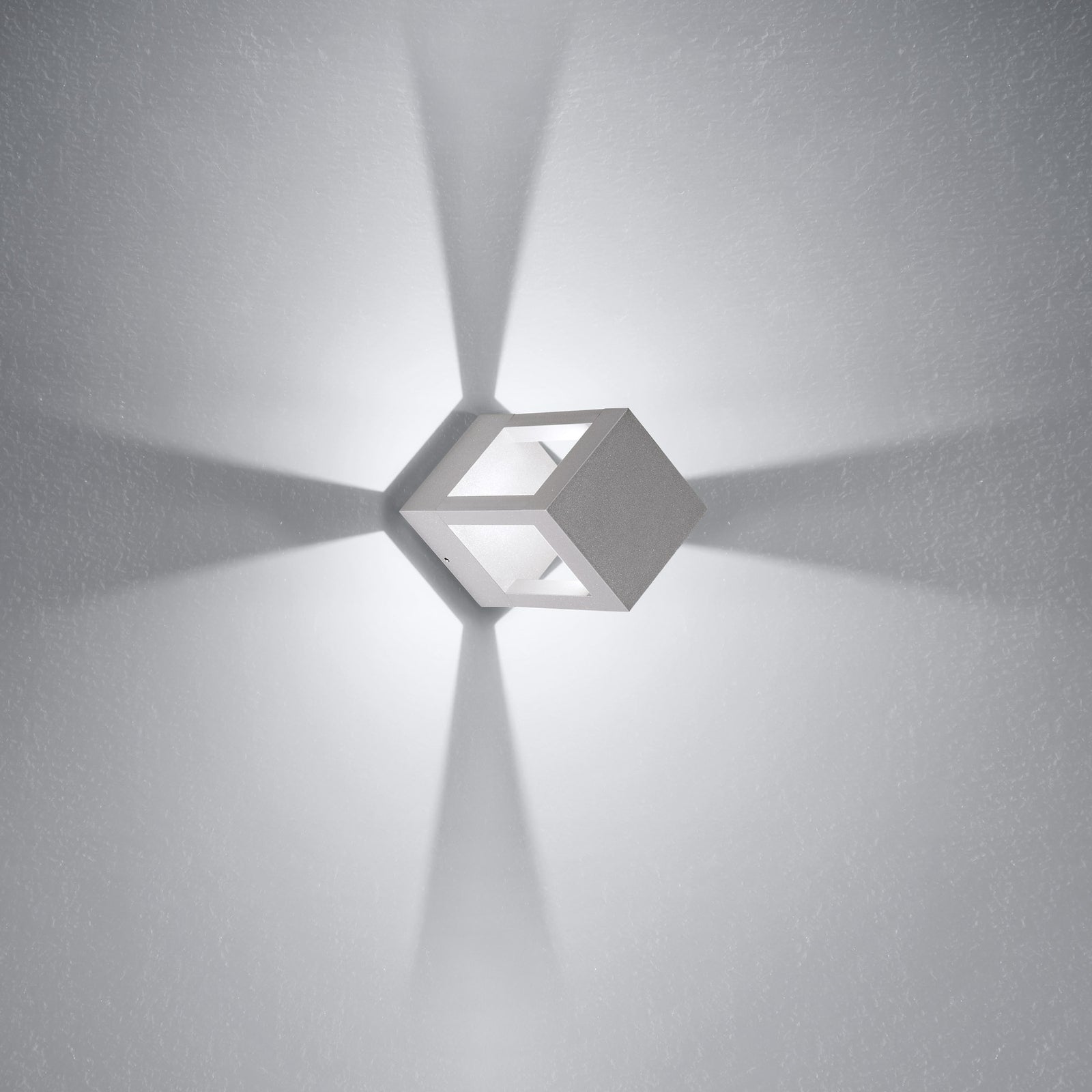 LED stolpelampe York grå aluminium 20 cm montert utendørs