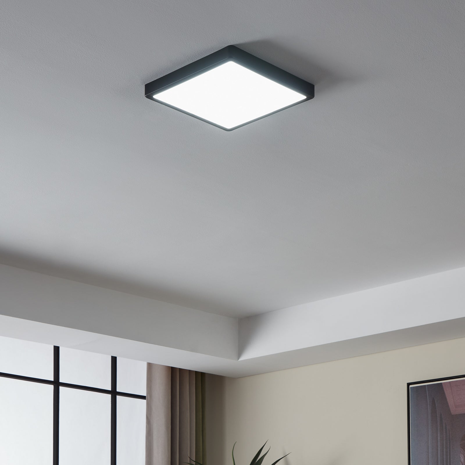 Montert LED taklampe Fueva-Z smart Zigbee svart i rom