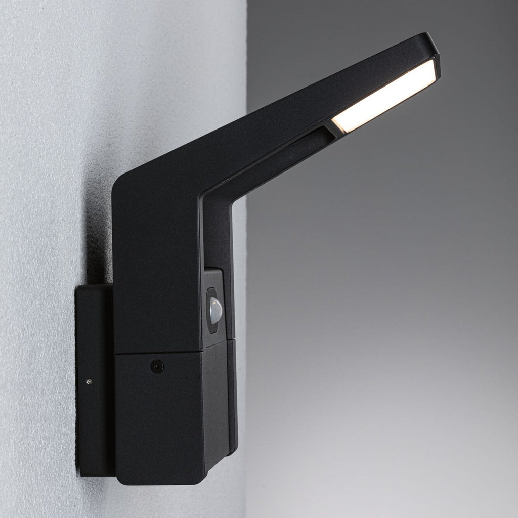Montert LED utevegglampe Juntea aluminium antrasitt ved inngangsparti