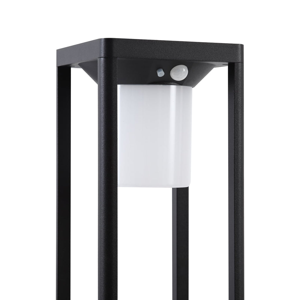 Nærbilde av bevegelsessensor på LED solcelle sti-lampe Nilea svart
