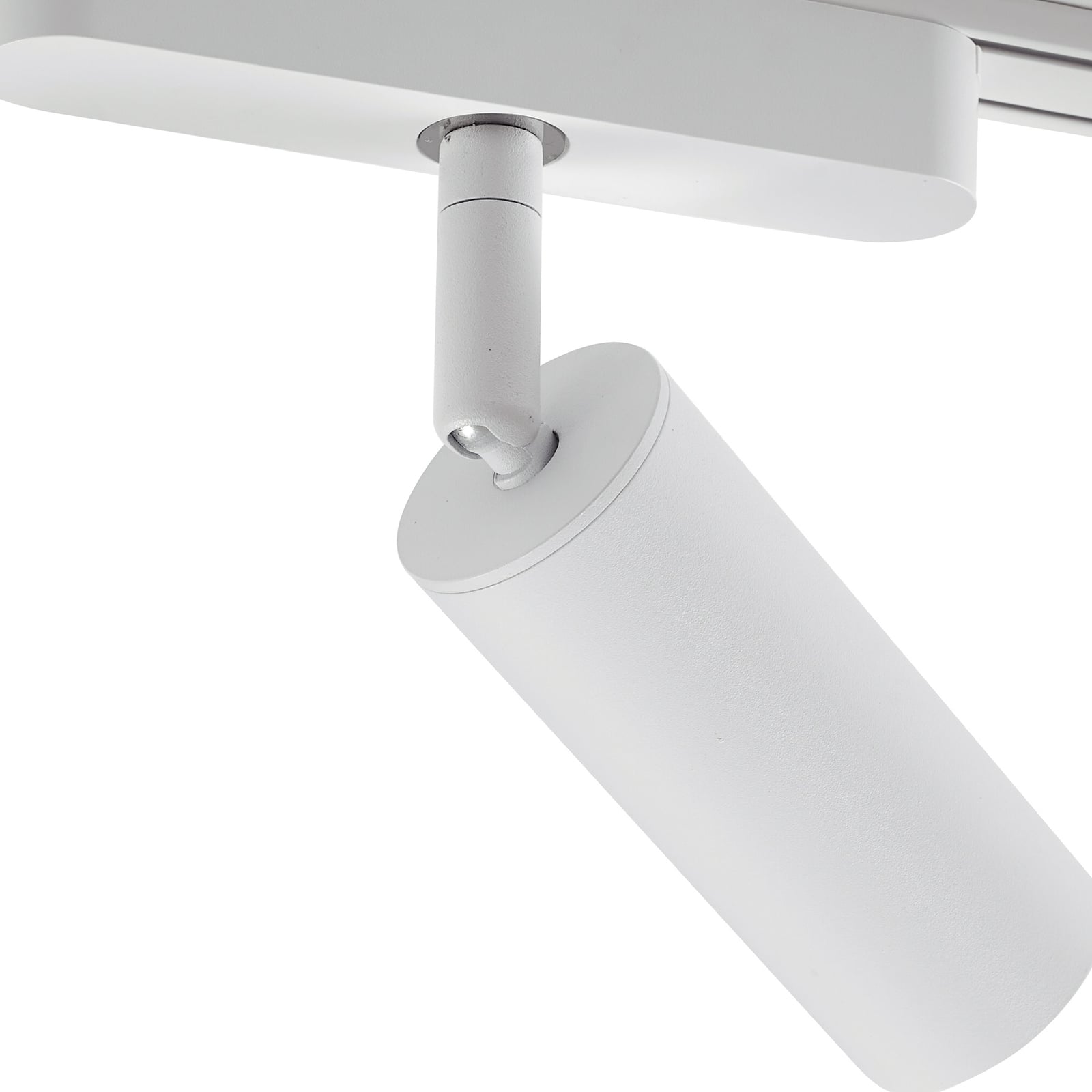 Nærbilde av fjernkontroll til Skinnesystem Lumaro 48V 7 LED-spotter dimbar CCT hvit 309 cm