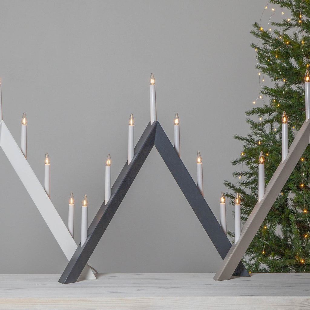 Nærbilde av lys på Adventsstake Arrow 7 lys tre 60 cm