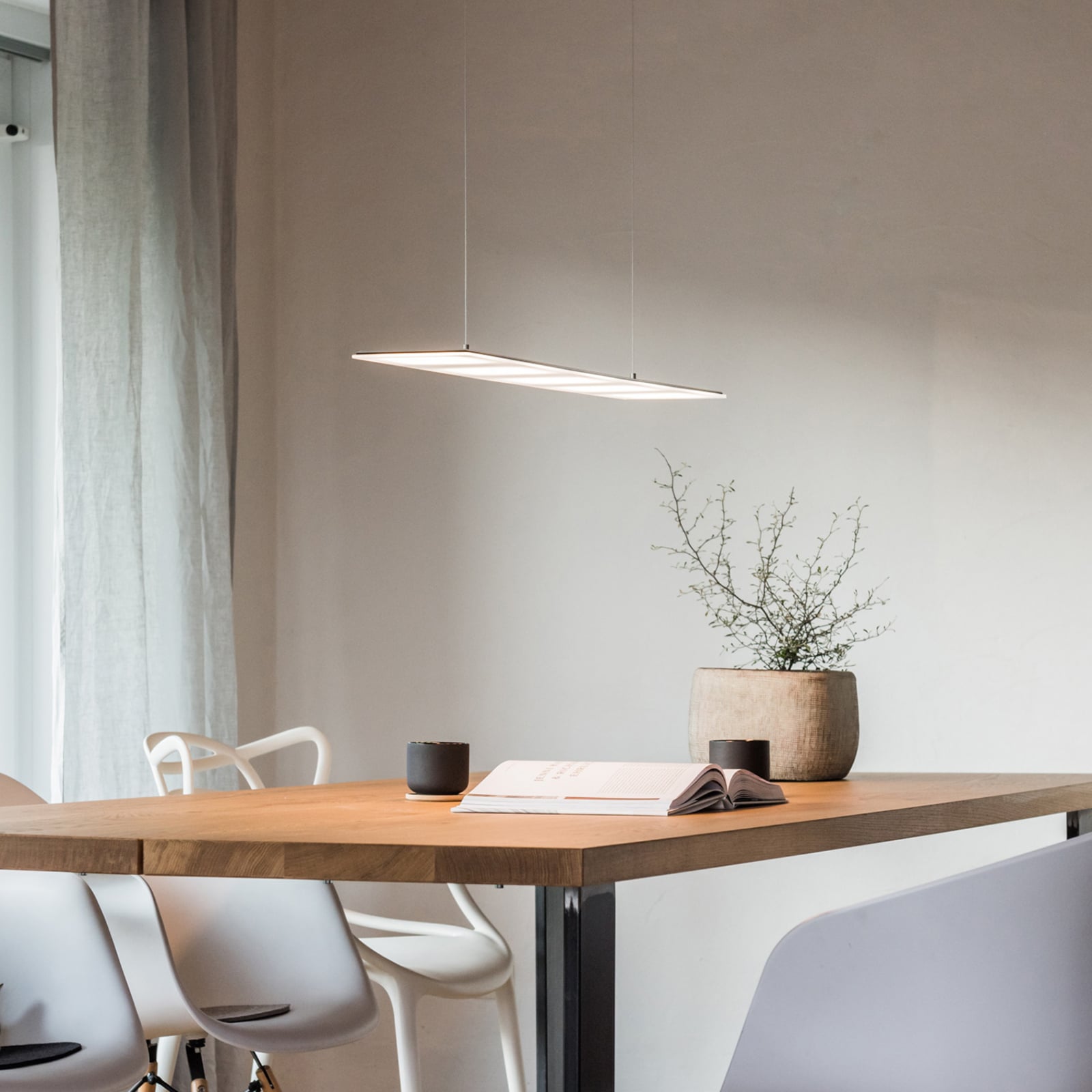 OLED pendellampe One s5L glass dimbar 96 cm hvit/svart detalj
