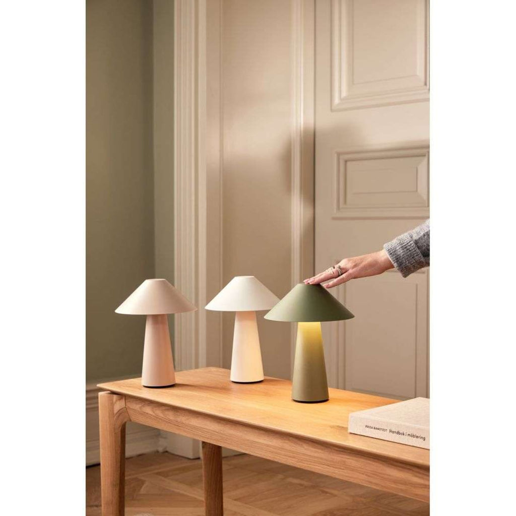 Oppladbar bordlampe Cannes grønn USB-ladekabel