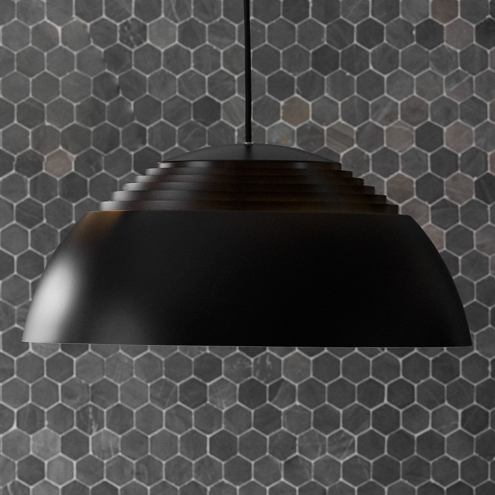 Pendellampe AJ Royal LED aluminium Ø50 cm dimbar svart forfra