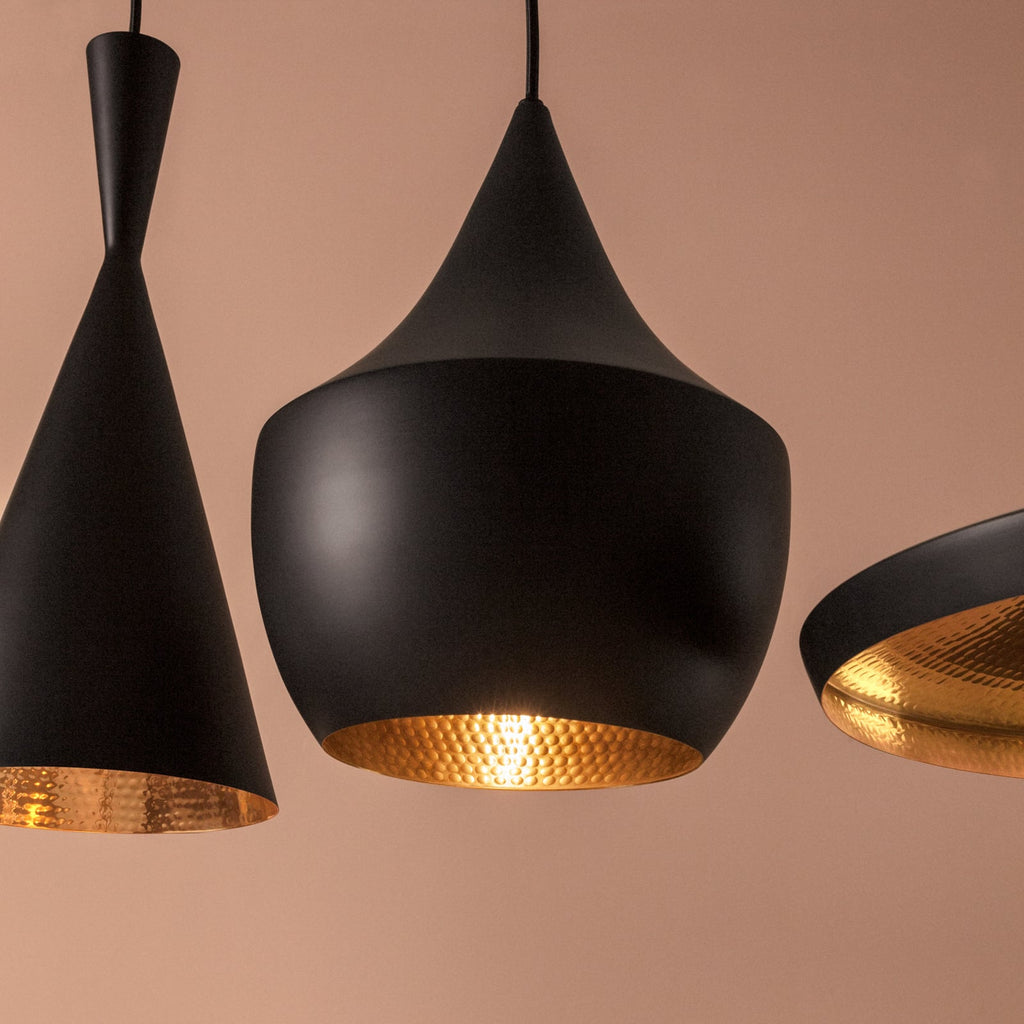 Pendellampe Beat Range Linear 6-lys dimbar svart messing detalj av messingfinish