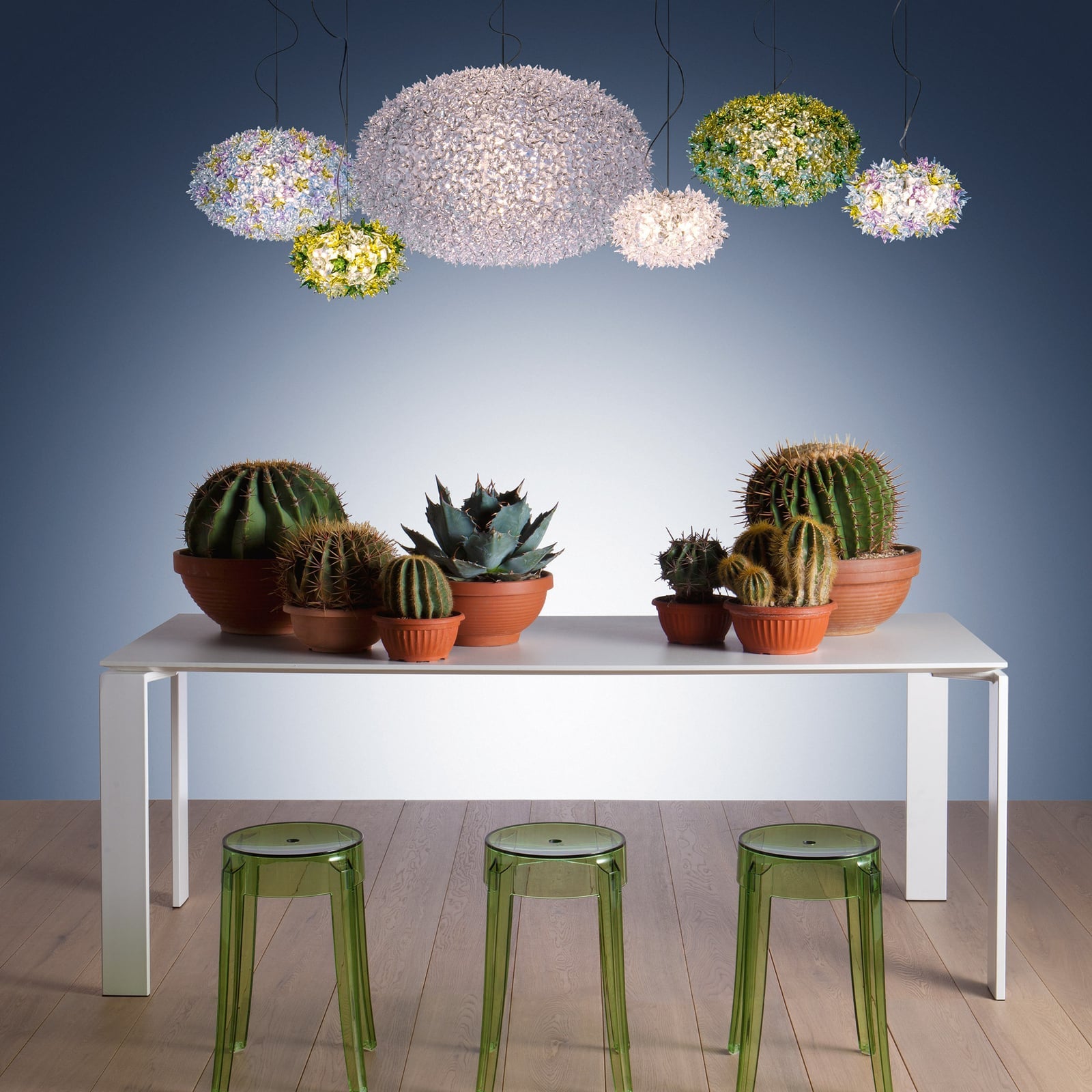 Montert pendellampe Bloom S1 polykarbonat mint i rom