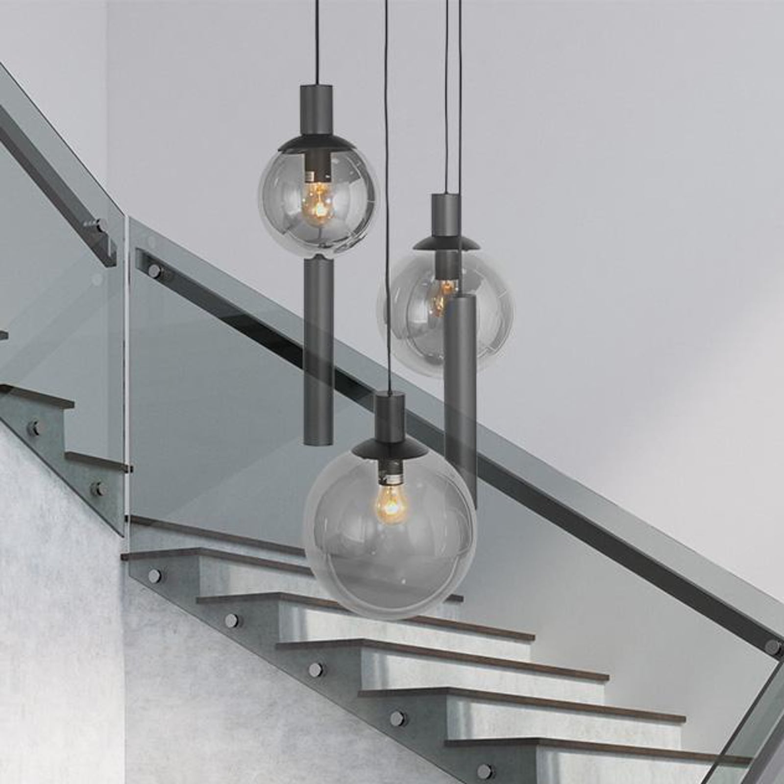 Pendellampe Bollique 5-lys glass svart forfra