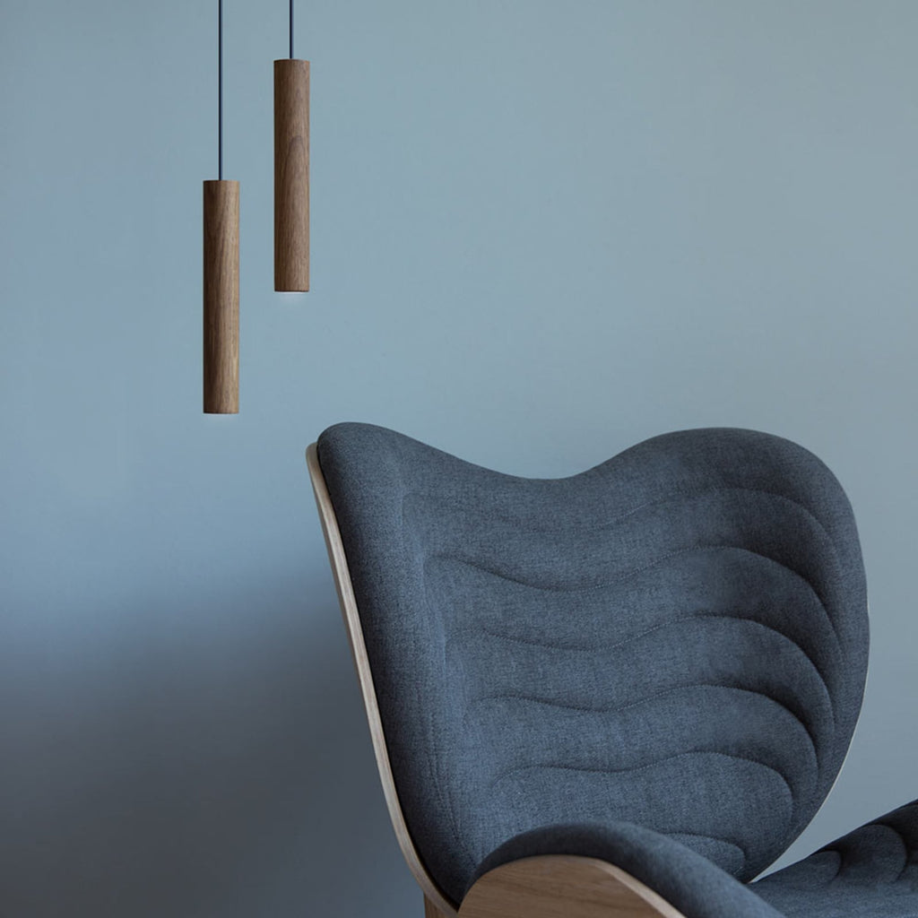 Detalj av Pendellampe Chimes mørk eik