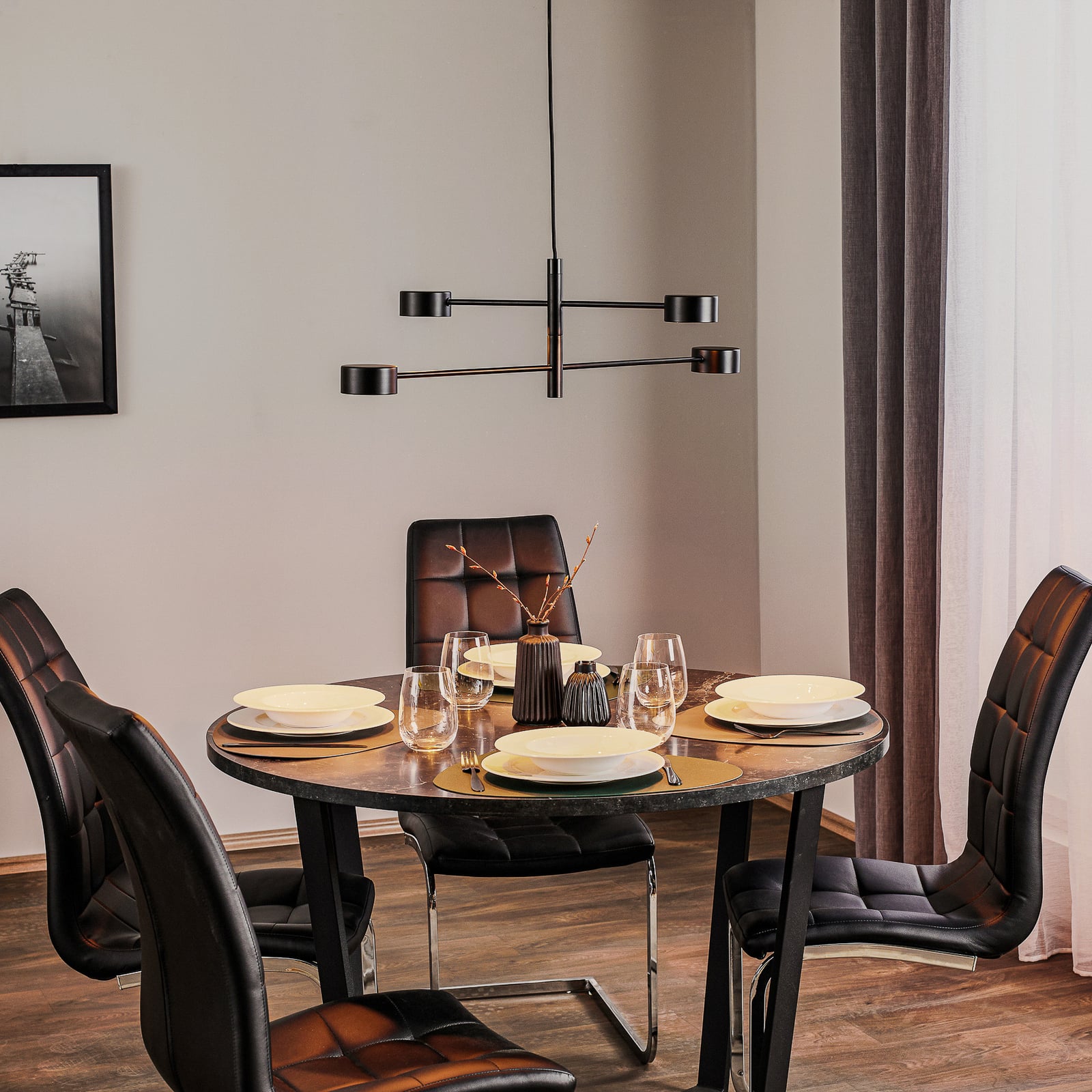 Pendellampe Clyde LED 4-lys svart dimbar bakside