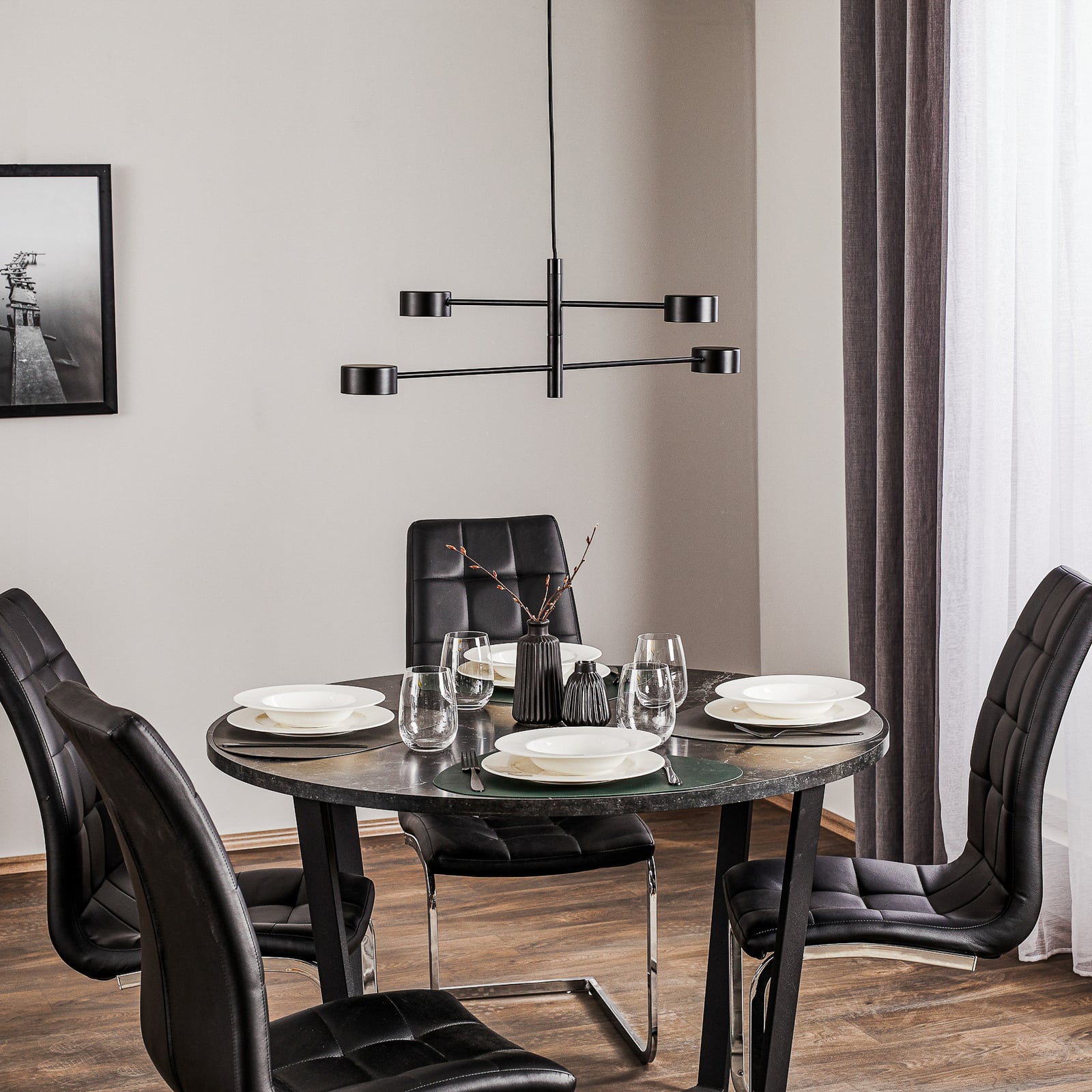 Detaljbilde av Pendellampe Clyde LED 4-lys svart dimbar