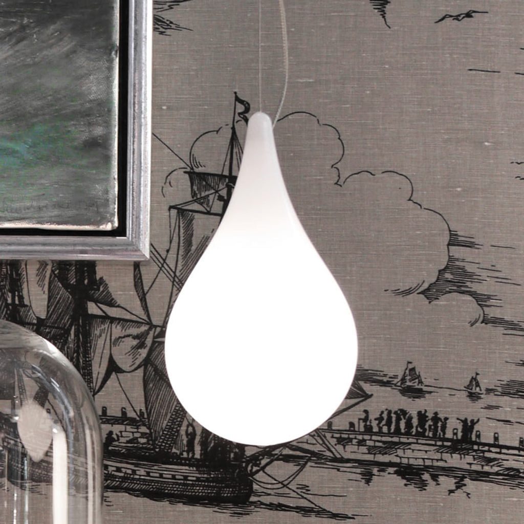 Pendellampe DROP-2 XS dråpeformet hvit plast forfra
