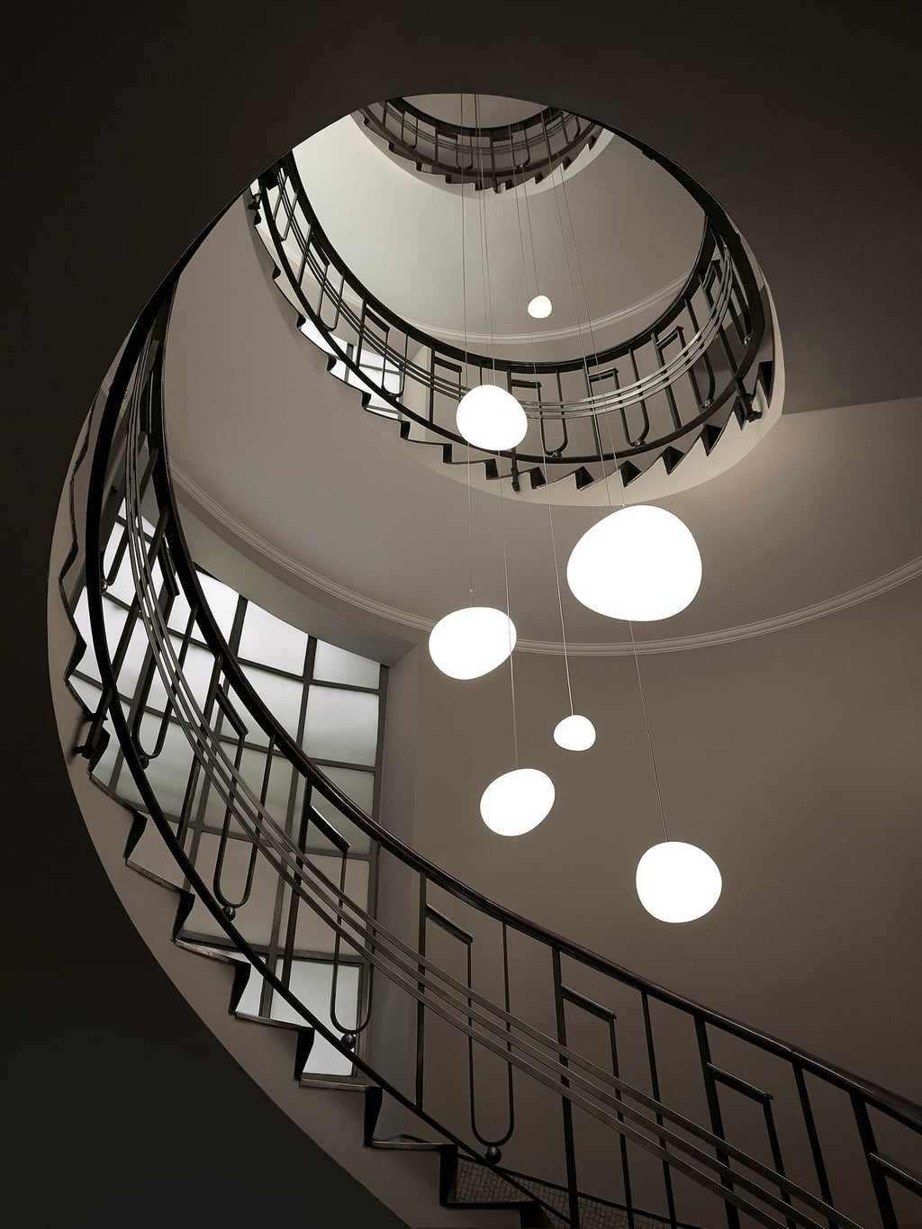 Pendellampe Gregg grande LED dimbar hvit glass sideprofil