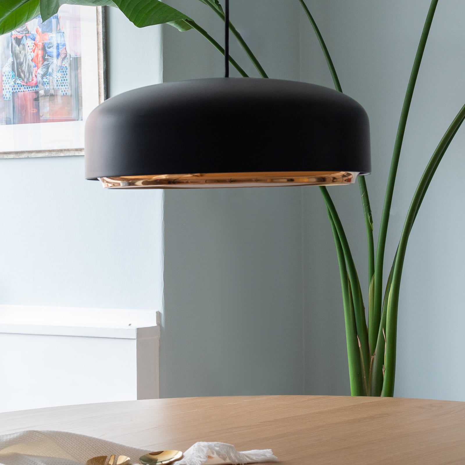Pendellampe Hazel LED svart/messing forfra