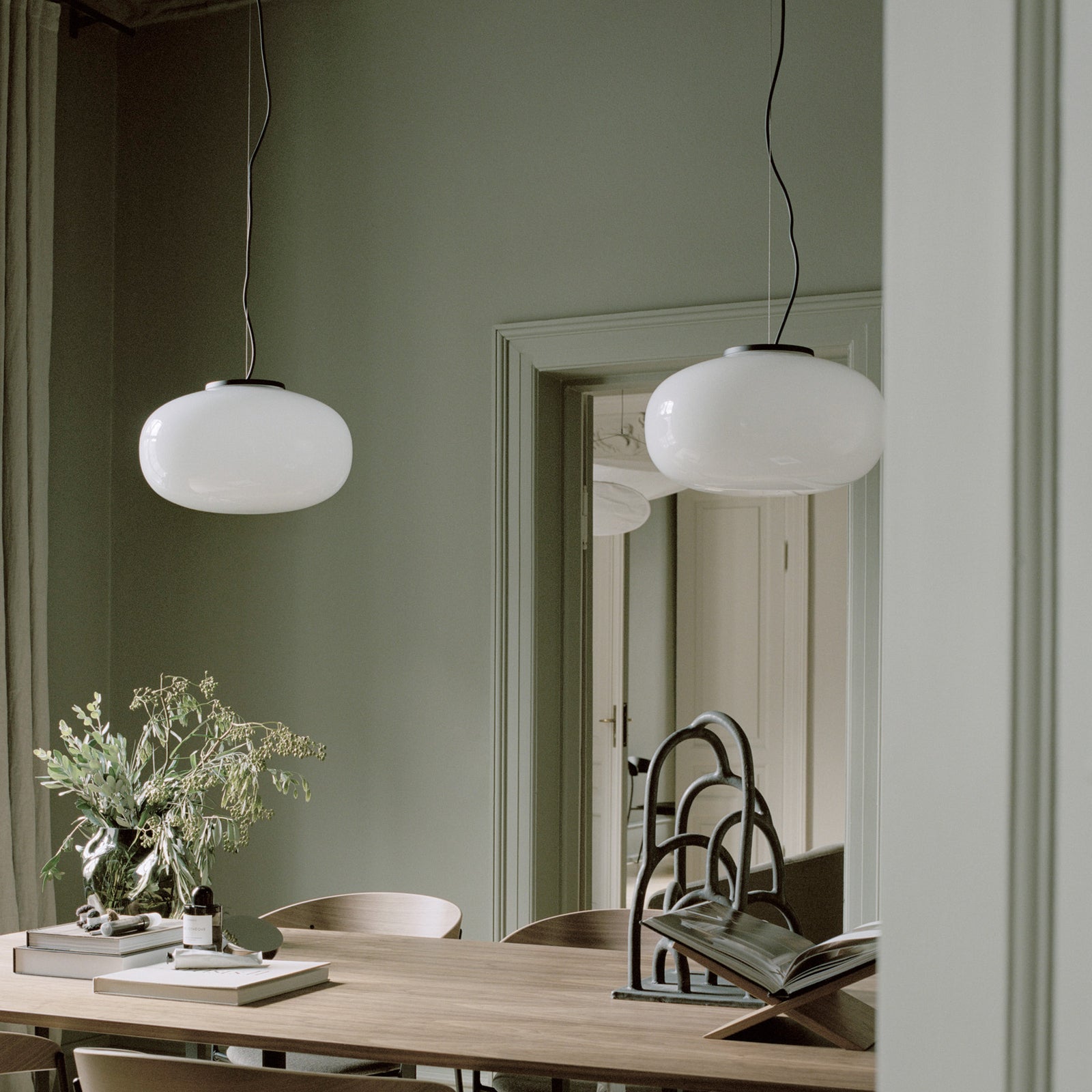 Pendellampe Karl-Johan Large detalj av glass og aluminium