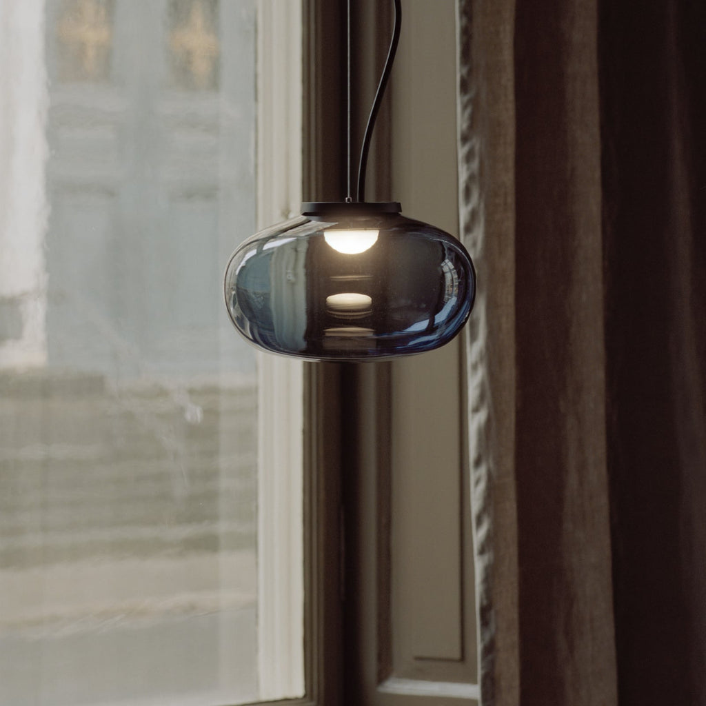 Pendellampe Karl-Johan Small røykgrå glass Ø23 cm bakside