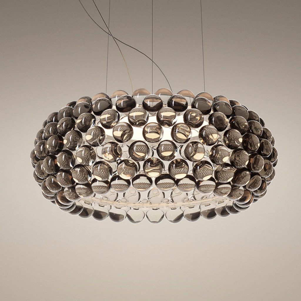 Nærbilde av LED Caboche Plus media røykgrå fra Foscarini montert