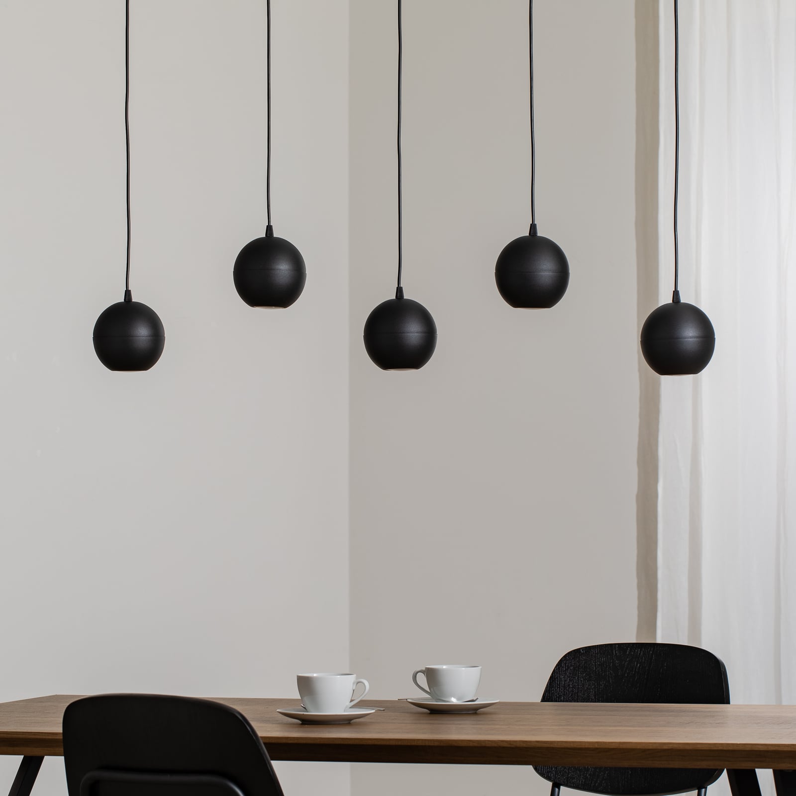 Pendellampe Midway 5-lys svart jern 102 cm detalj av lysarmatur