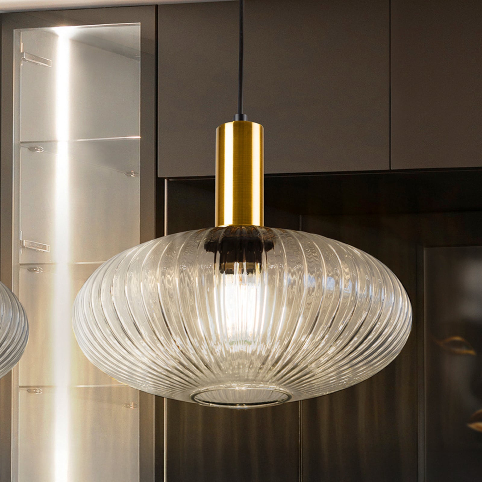Pendellampe Norma glass klar/svart forfra