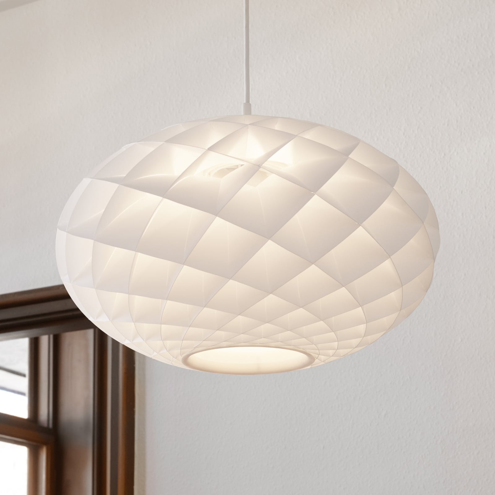 Pendellampe Patera Oval LED dimbar hvit lys på vegg