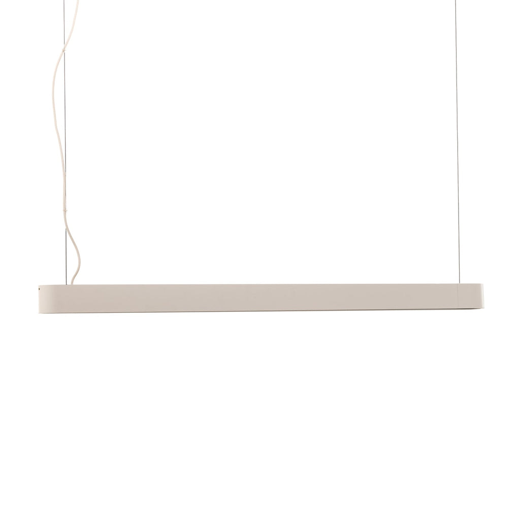 Pendellampe Soft hvit aluminium montert i rom