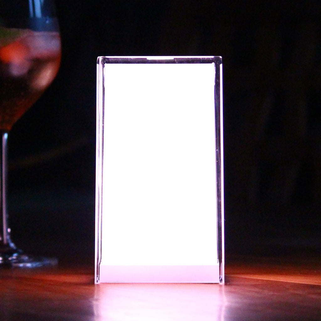 Portabel bordlampe Cub appstyrt RGBW dimbar IP44 montert på bord