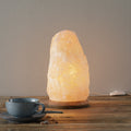 Saltkrystall-bordlampe Rock oransje 7-10 kg front