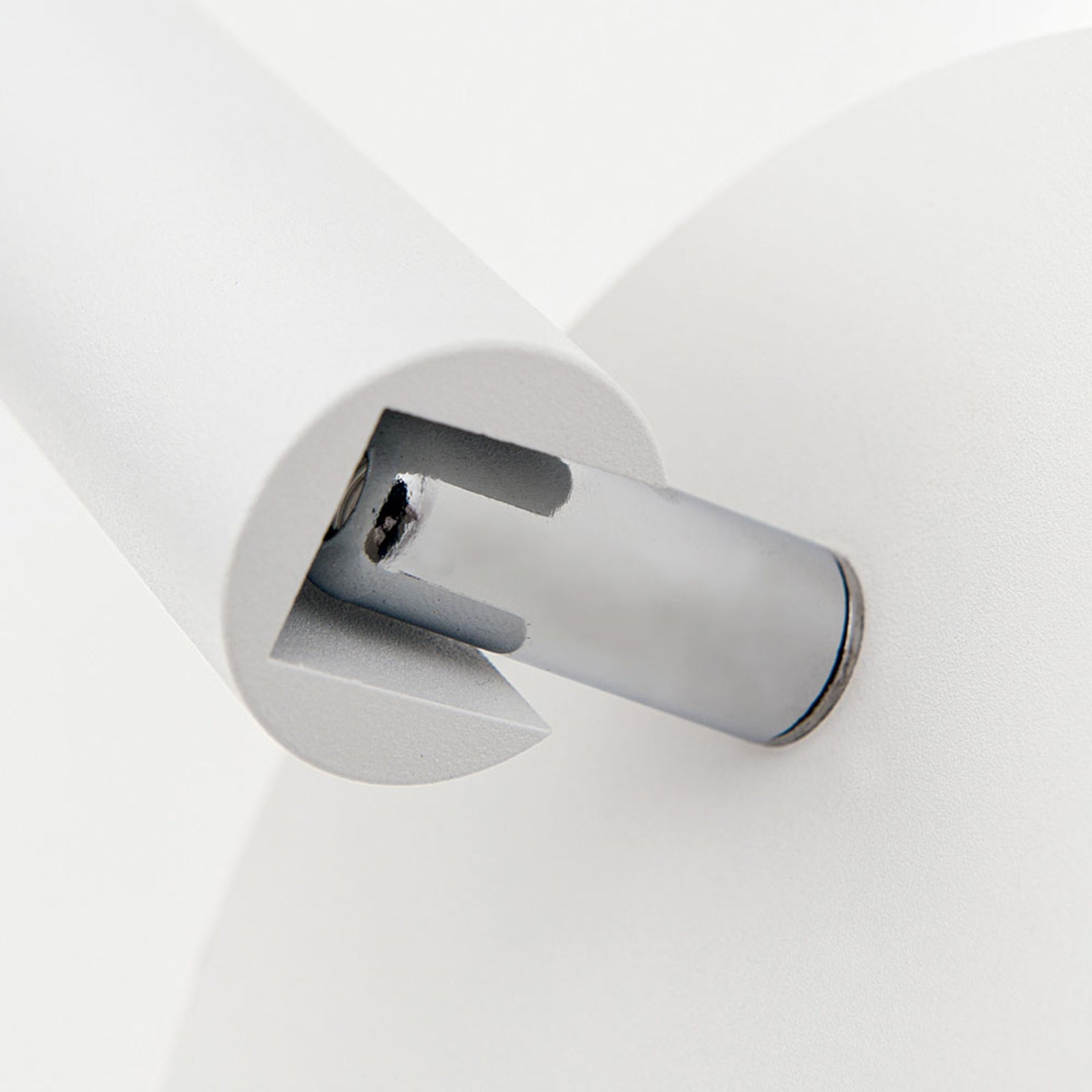 LED vegglampe Lenny med spot og indirekte lys hvit sett fra siden