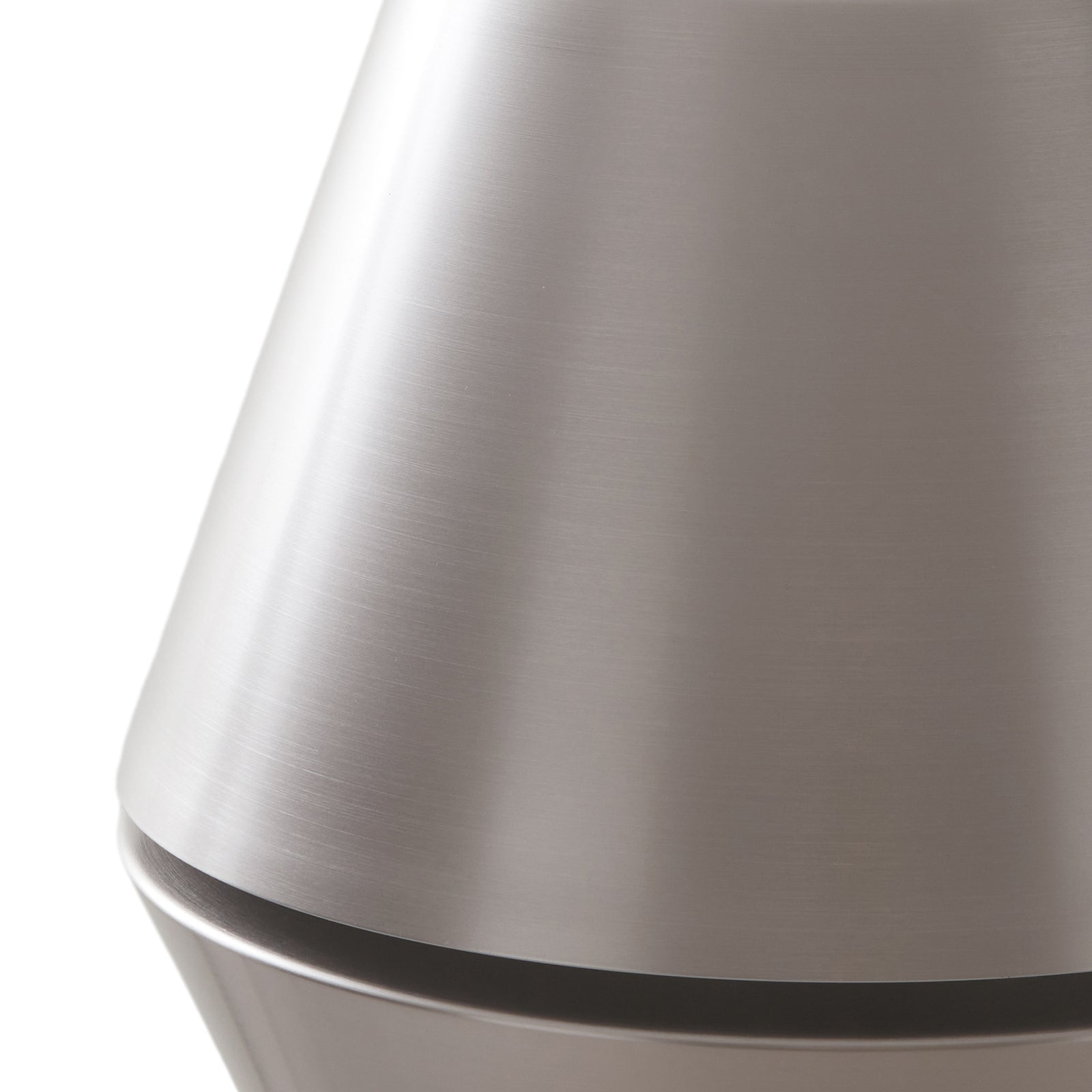 Sidevisning av LED pendellampe Mynoria grå aluminium