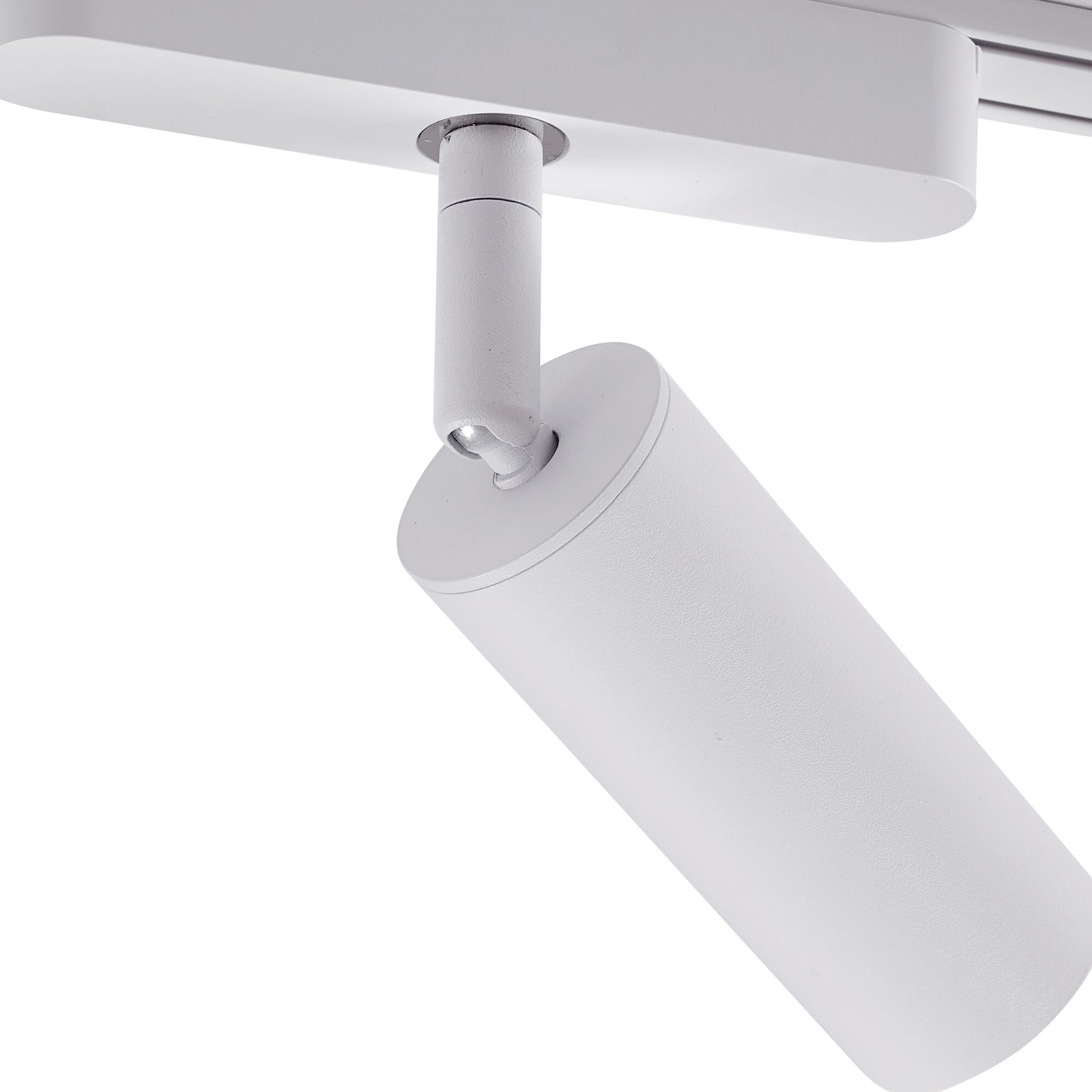 Montert Skinnesystem 48V Lumaro 9 spotter dimbar CCT hvit Ø4 cm i rom