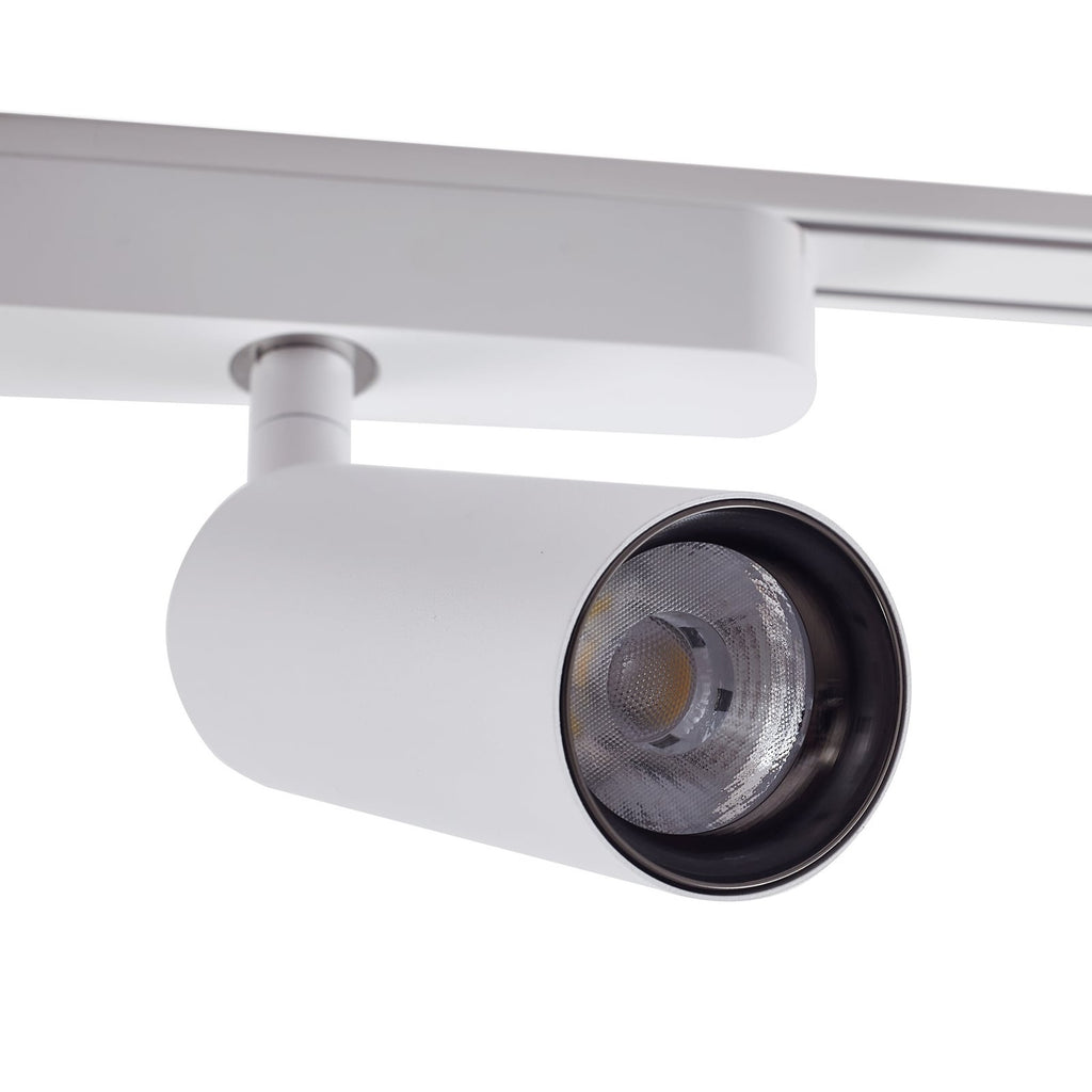 Nærbilde av LED-spot på Skinnesystem 48V Lumaro 9 spotter dimbar CCT hvit Ø4 cm