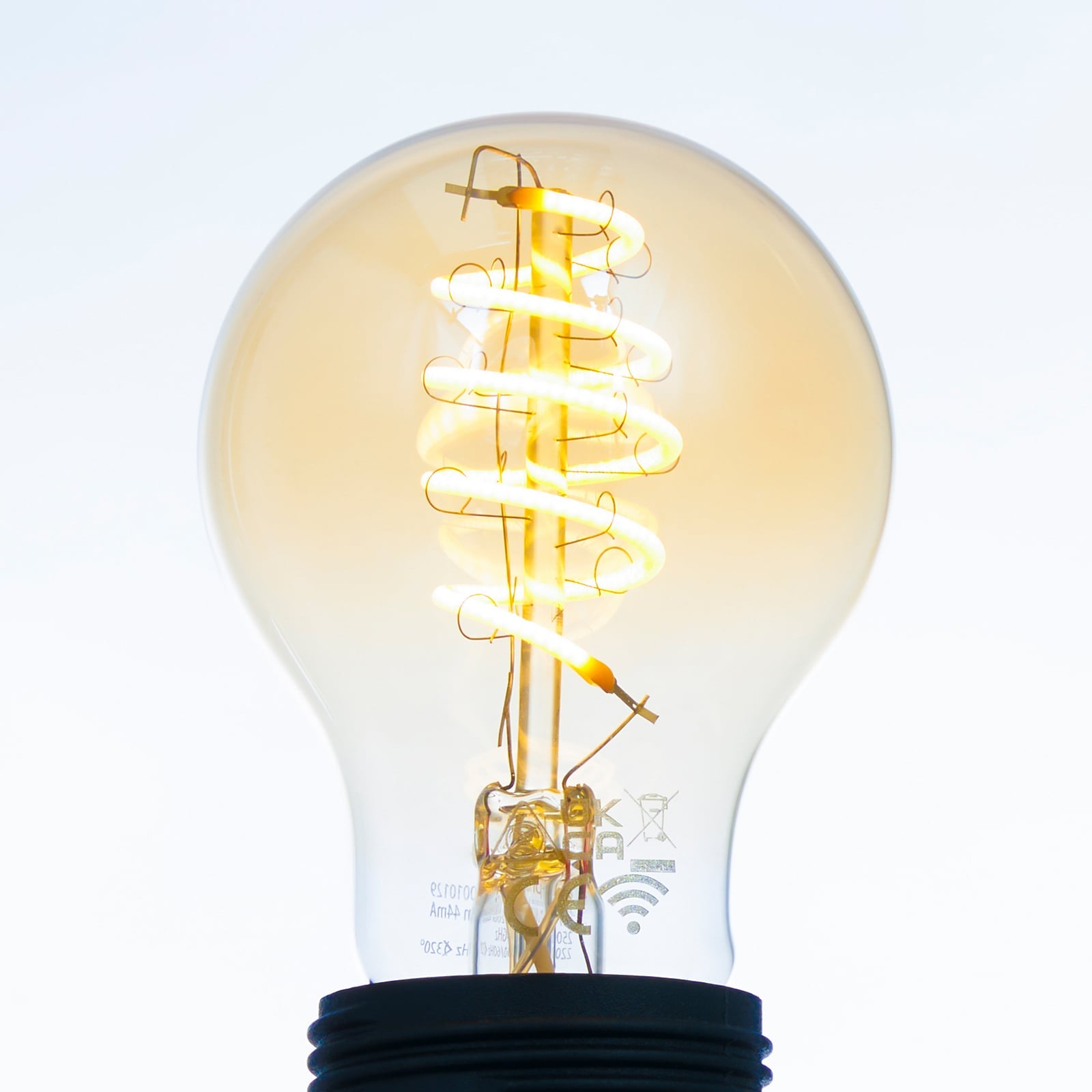 Smart LED filamentpære A60 amber E27 4,9W dimbar LUUMR styrt med app