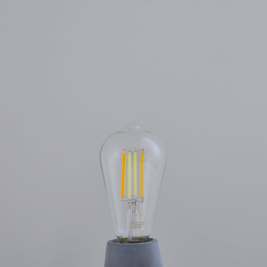 Smart LED filamentpære ST64 E27 7W dimbar Zigbee montert i lampe