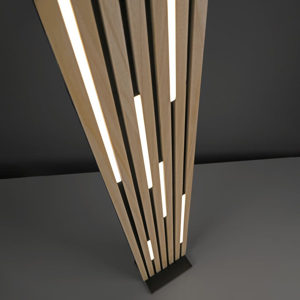 Smart LED-gulvlampe Q-Akustik med svart jernramme