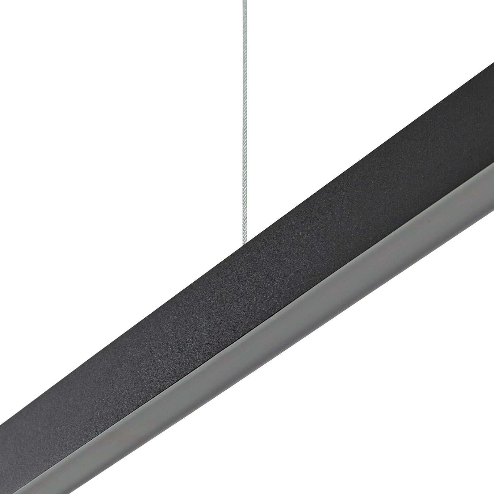 Smart LED pendellampe Mylosh dimbar CCT svart 110 cm lys i mørkt rom