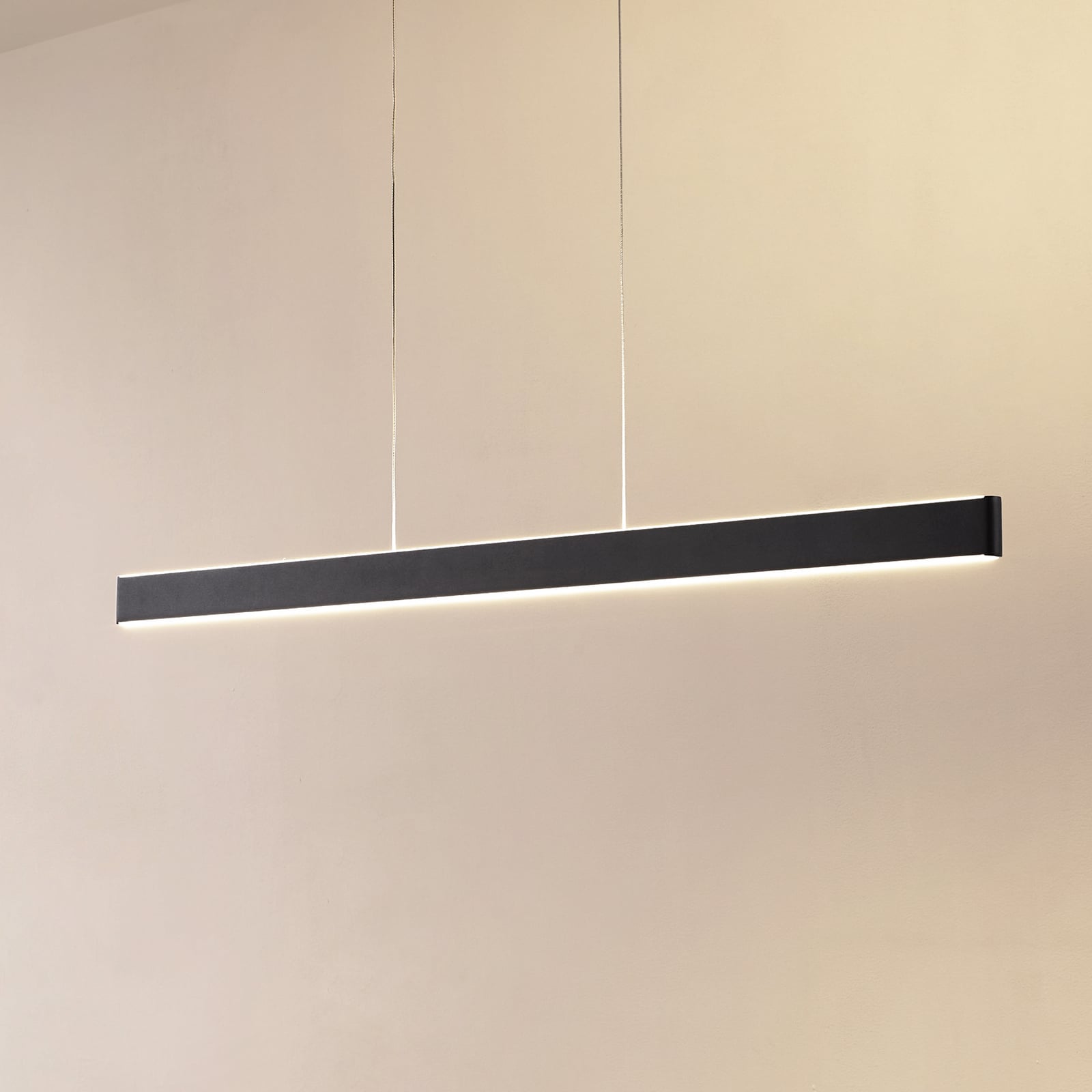 Smart LED pendellampe Mylosh dimbar CCT svart 110 cm sett forfra