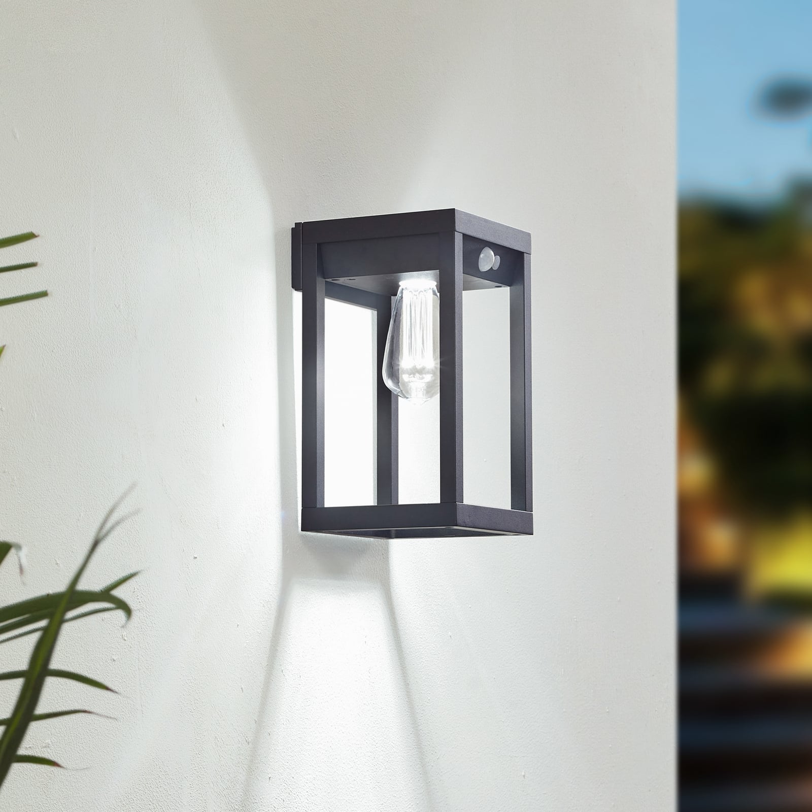 Smart LED solcellevegglampe Enea med bevegelsessensor forfra