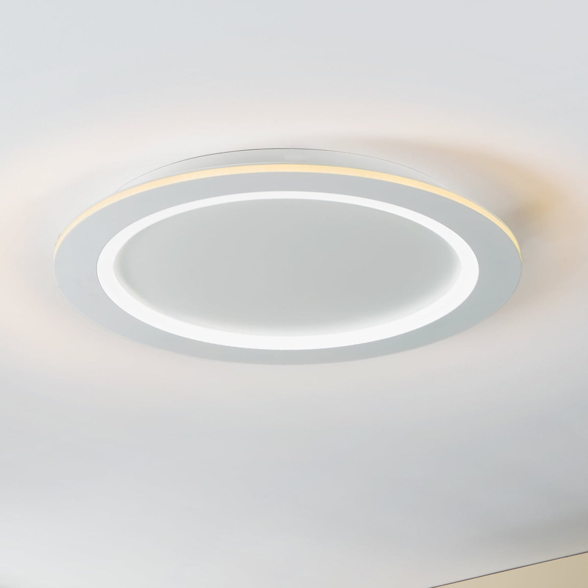 Smart LED-taklampe Padrogiano-Z RGB CCT dimbar Ø60 cm hvit forfra
