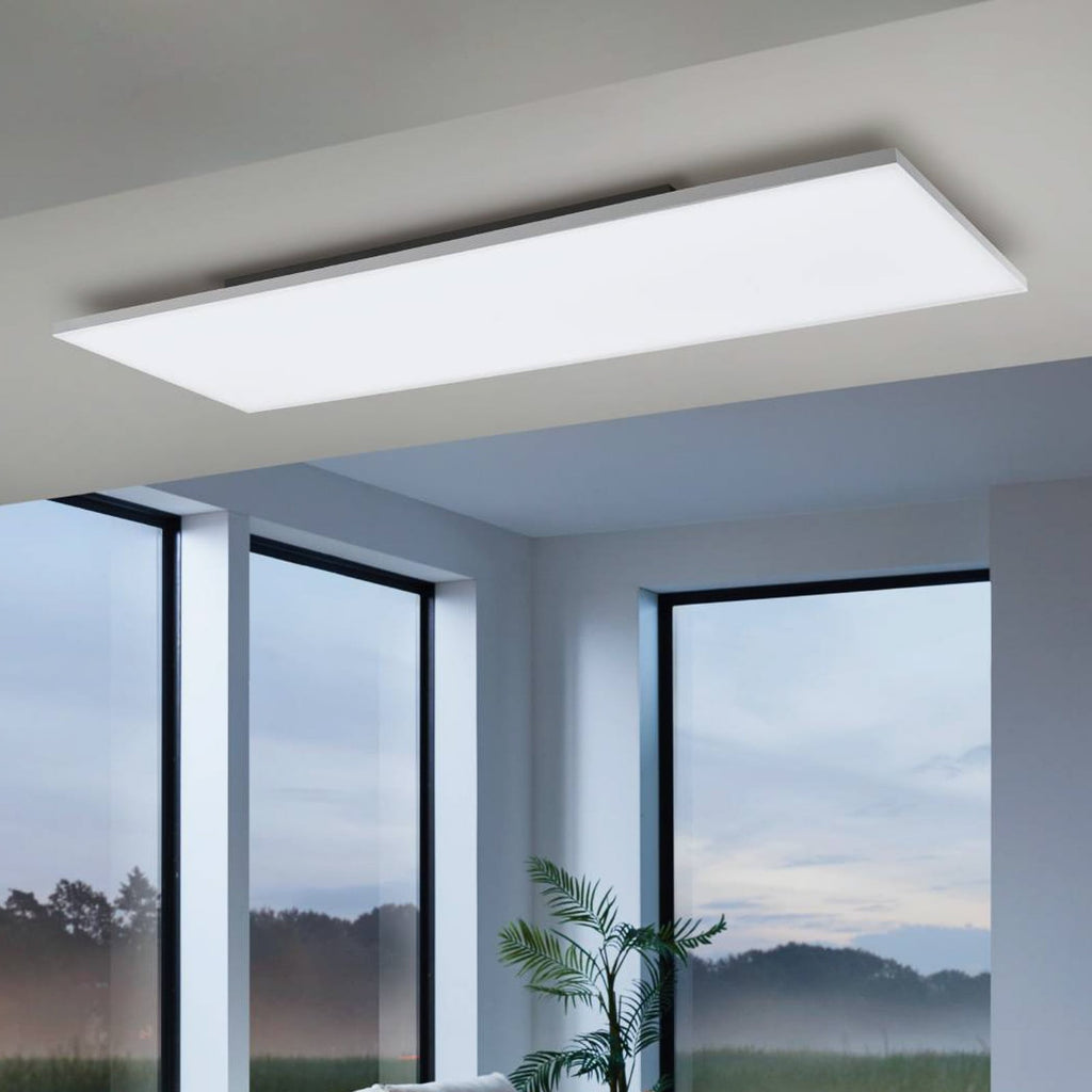 Detalj av Smart LED-taklampe Turcona-Z 120x30 cm RGB CCT dimbar