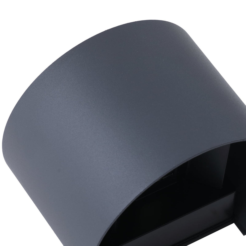 Nærbilde av LED-lys i Smart LED utevegglampe Dara rund mørkegrå