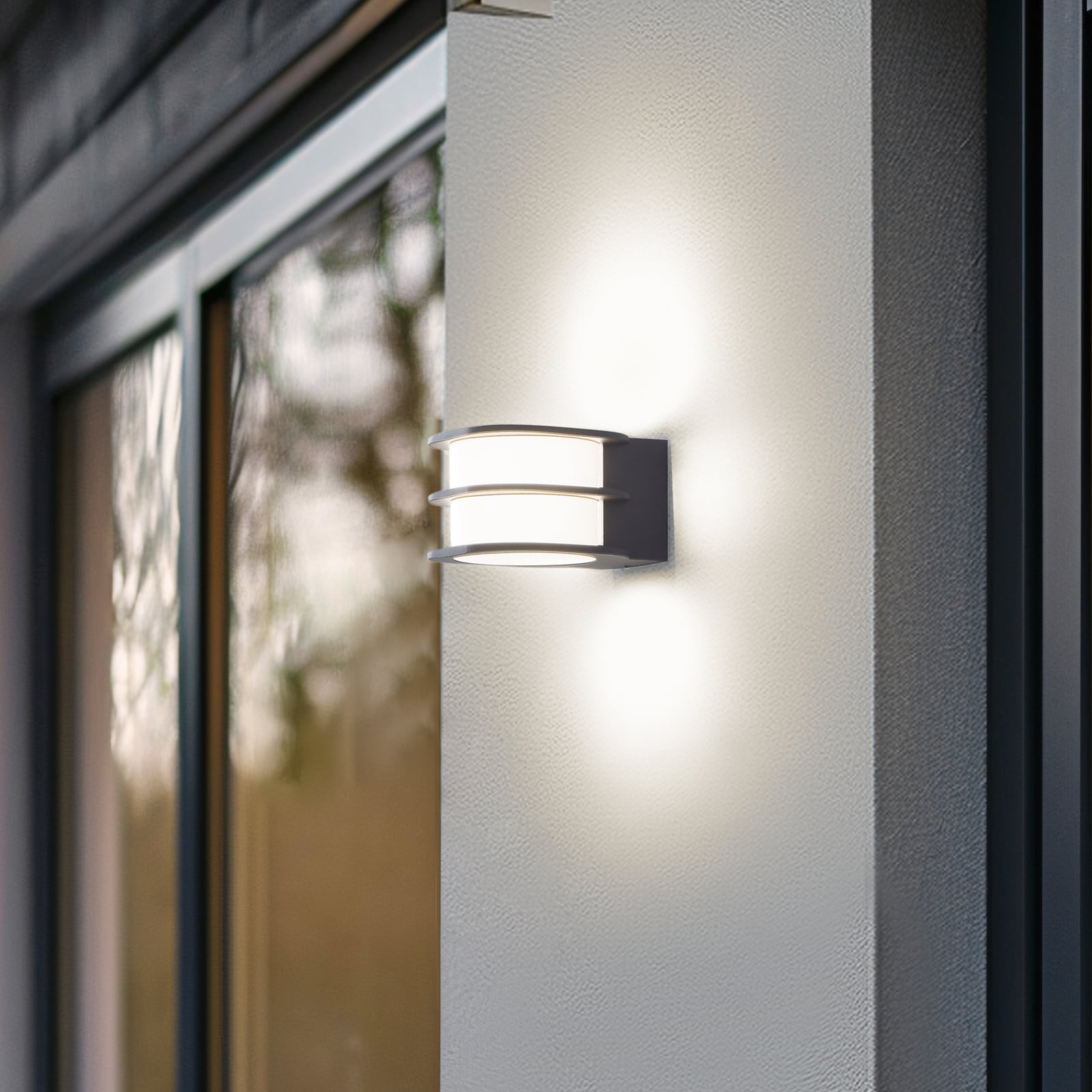 Smart LED utevegglampe Fyra rund CCT RGB dimbar IP54 foran