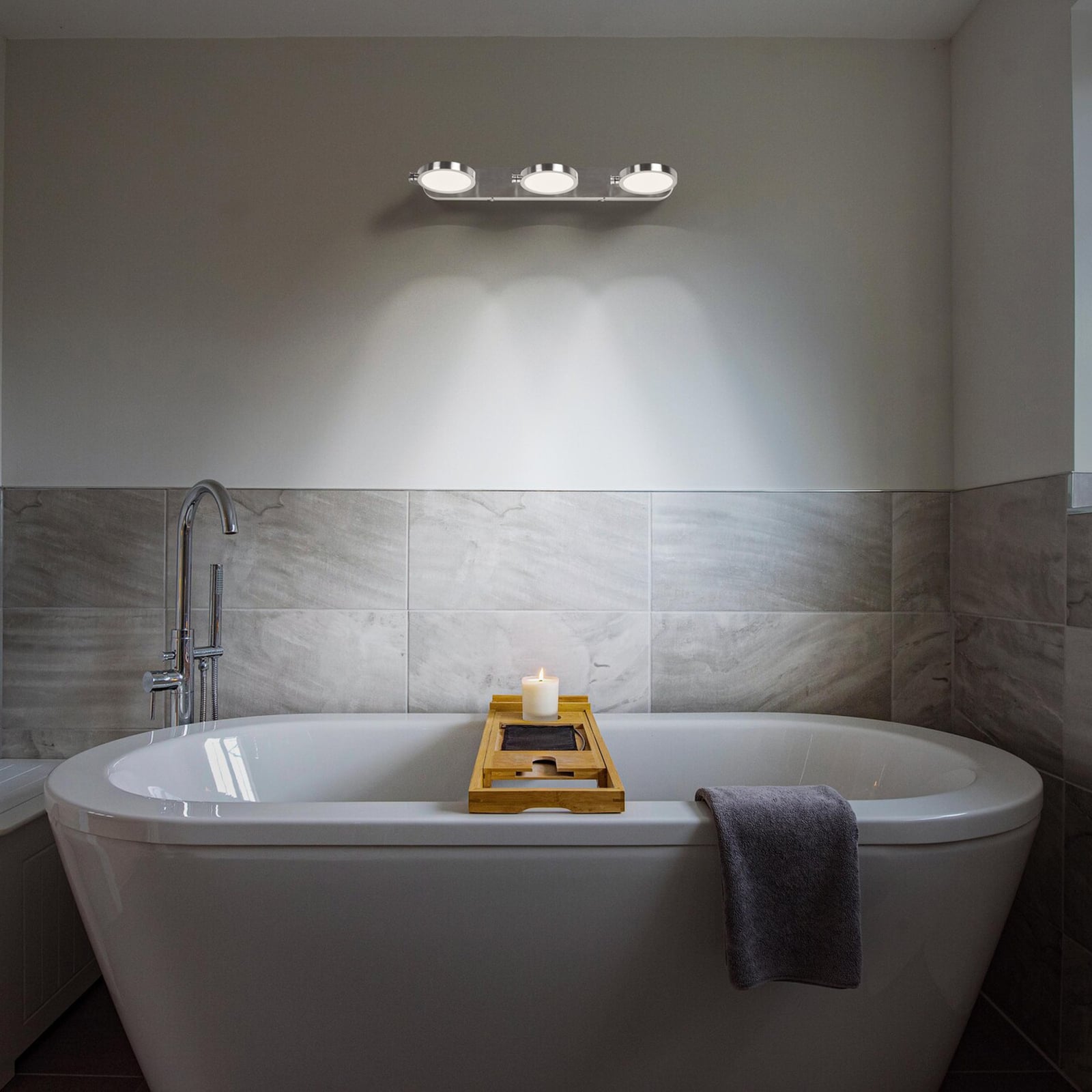 Smart LED veggspot 2-lys dimbar sølv CCT IP44 - LEDVANCE SMART+ montert i rom