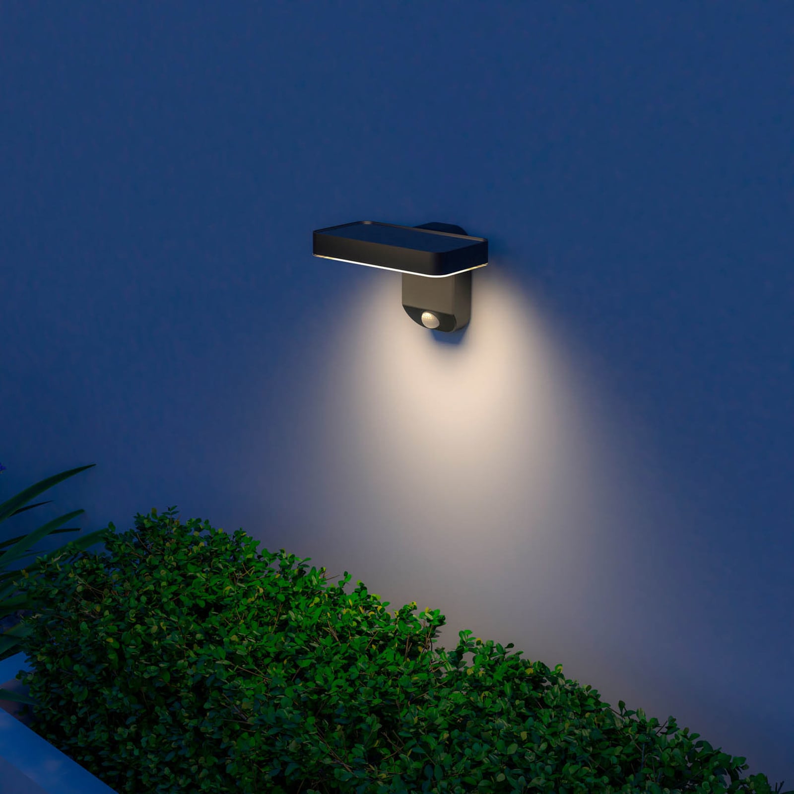 Smart solcellevegglampe med bevegelsessensor RGBW IP44 - Calex detalj av sensor