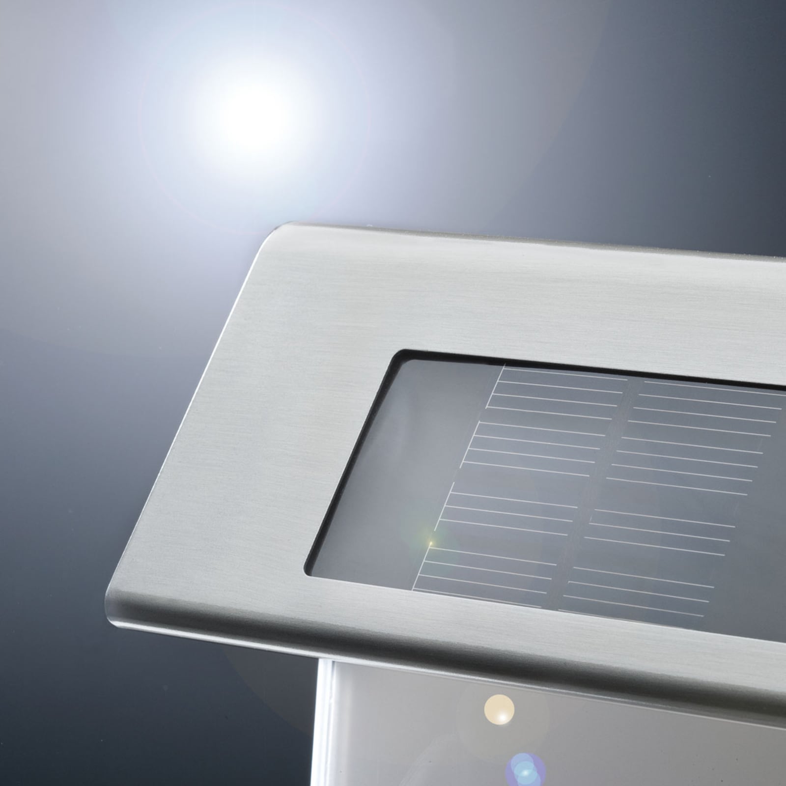 Nærbilde av Solar husnummerbelysning LED rustfritt stål IP44 Paulmann