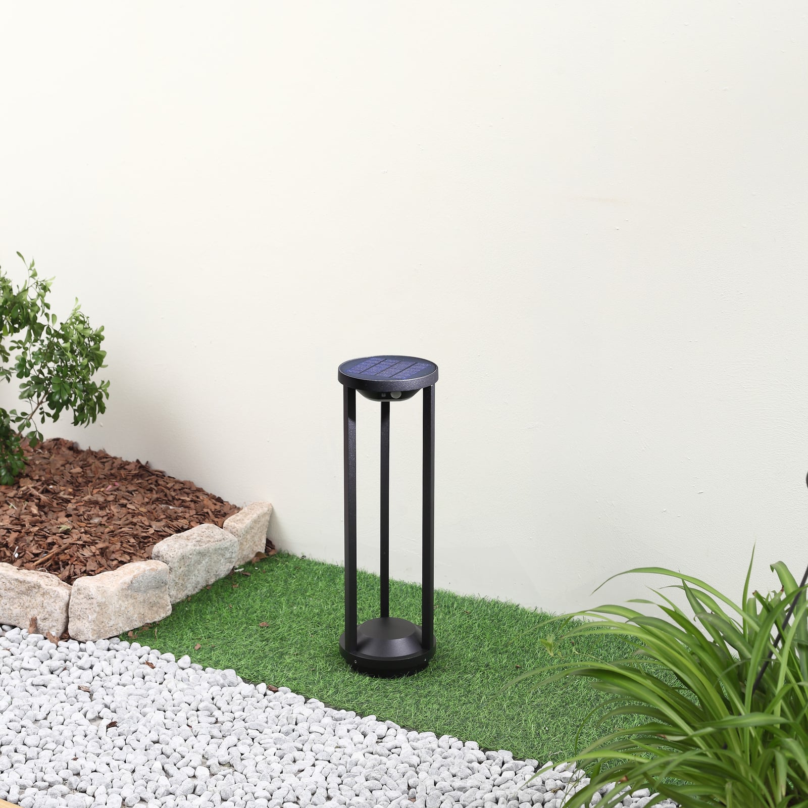 Solar LED sti-lampe Nilea med bevegelsessensor bakside svart