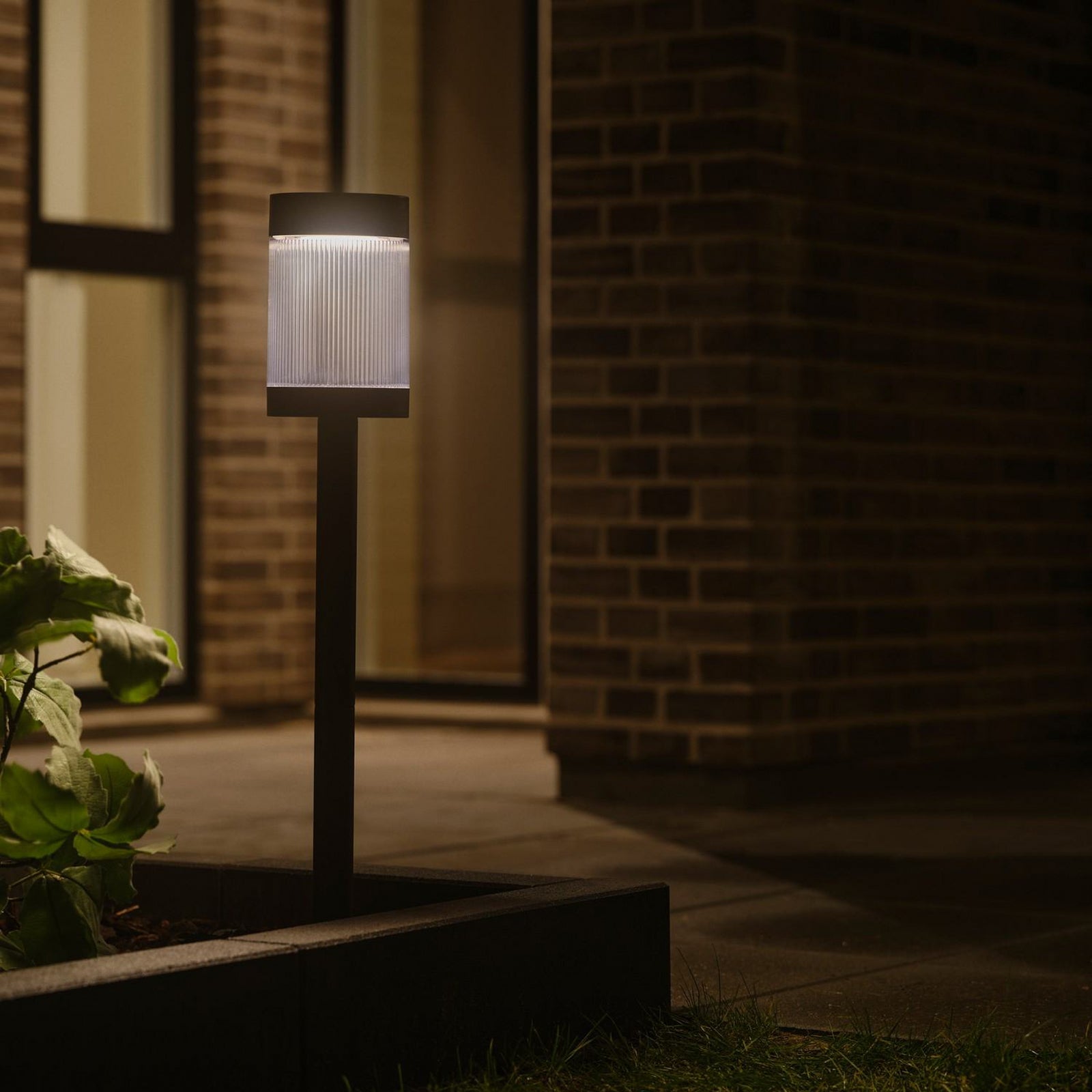 Solar sti-lampe Coupar med bevegelsessensor svart IP44 bakside