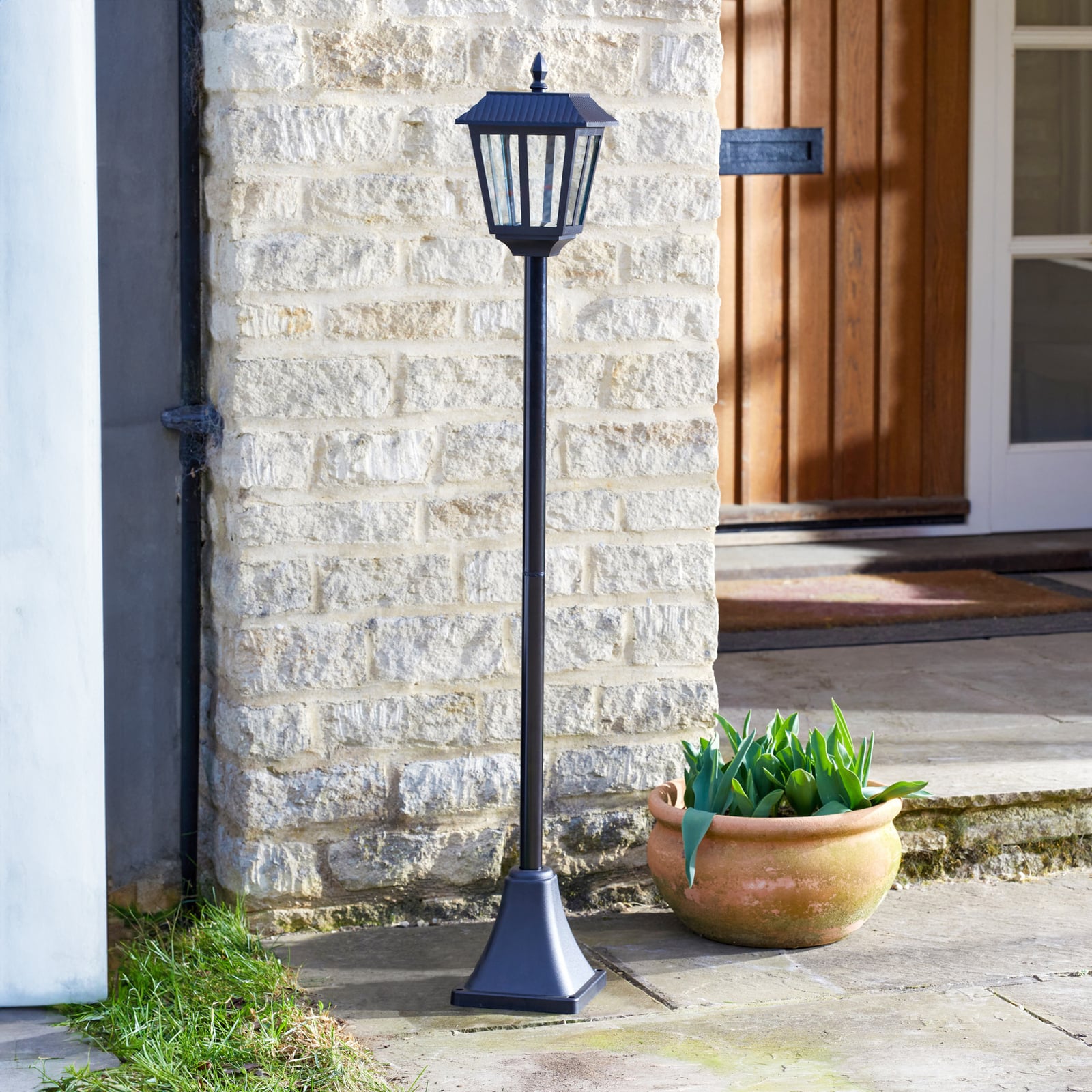 Solar sti-lampe Metro 130 cm svart plast for utebruk